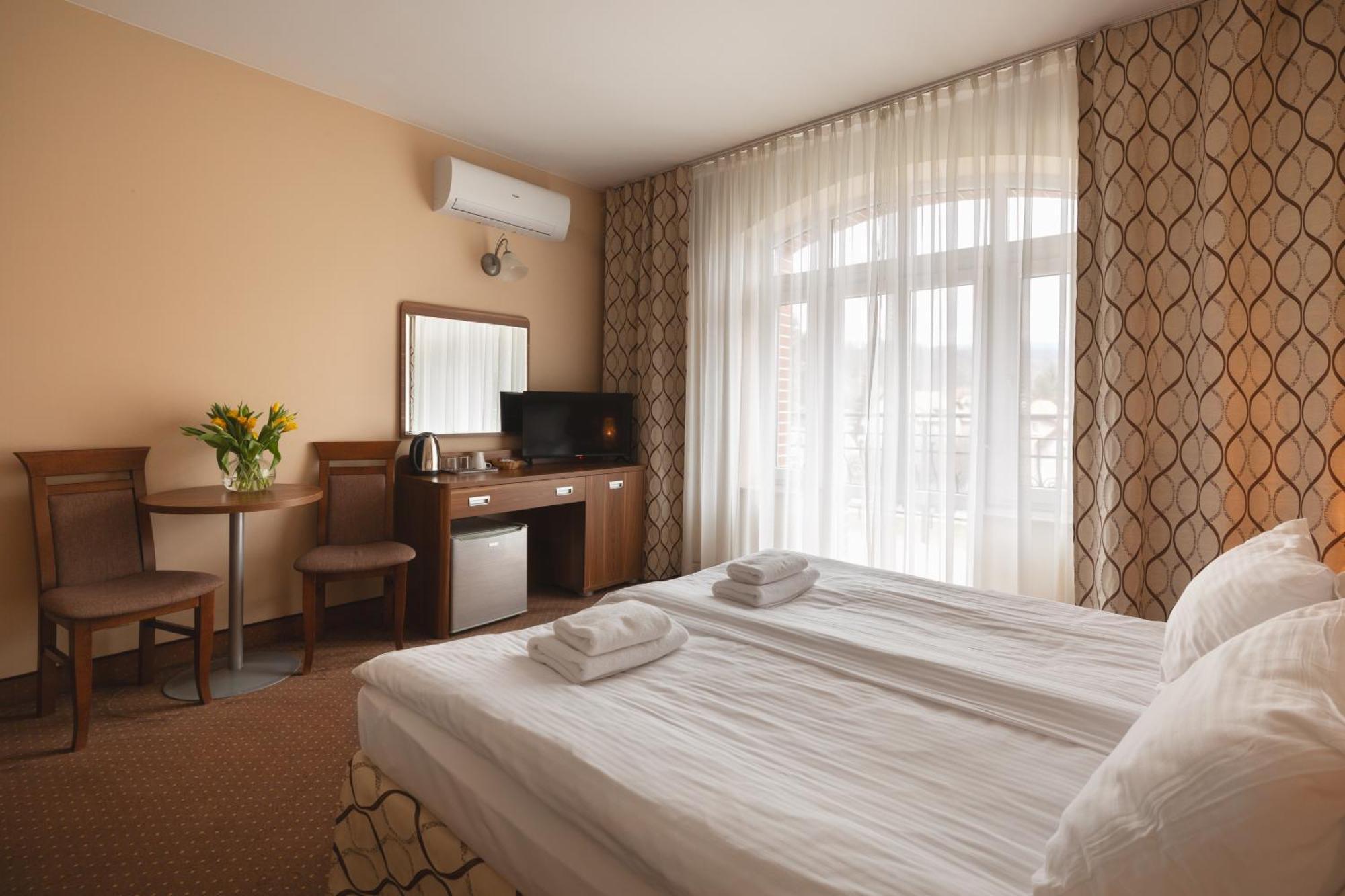 Paria Hotel Kudowa Zdroj Exterior photo