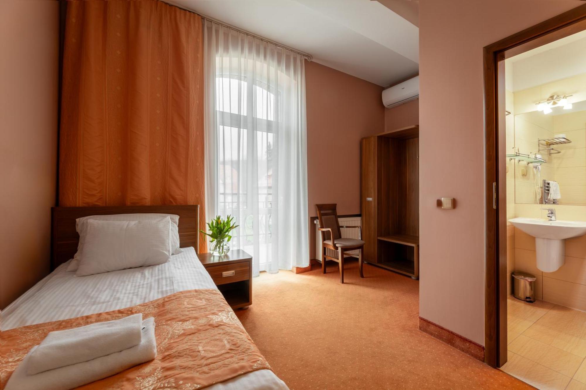 Paria Hotel Kudowa Zdroj Exterior photo