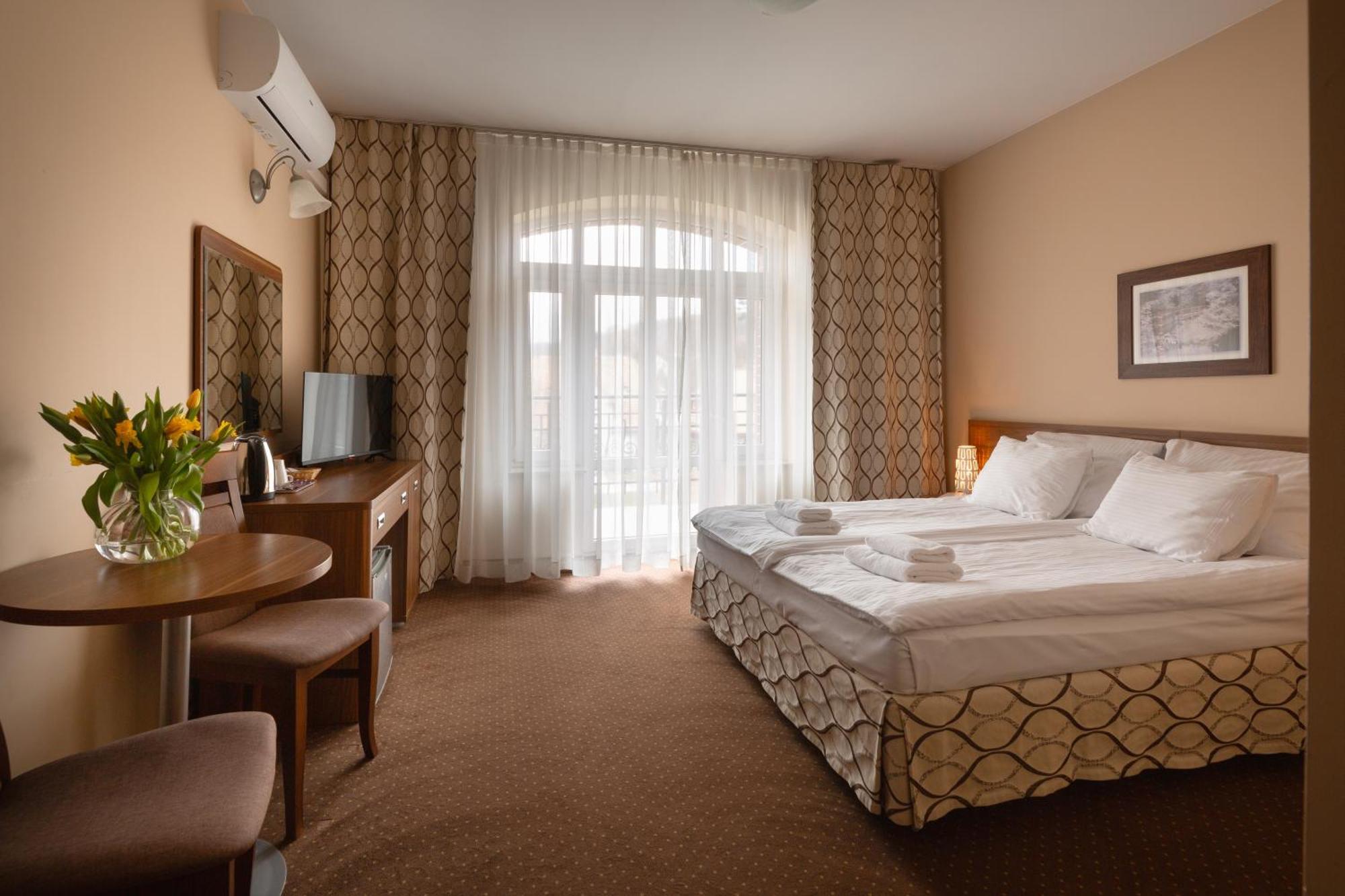 Paria Hotel Kudowa Zdroj Exterior photo